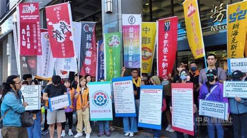 Kelompok buruh protes TaiDoc atas pelanggaran hak pekerja migran, upaya pemberangusan serikat