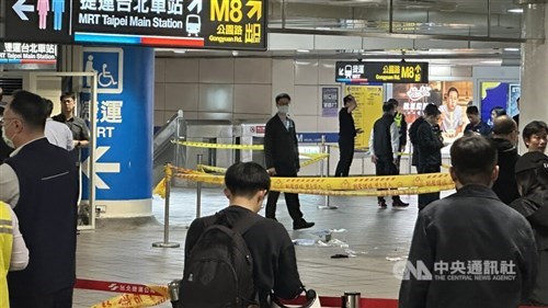 Granat asap dilemparkan di MRT Taipei Main Station, 1 orang terluka