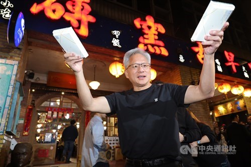 CEO Nvidia: Permintaan AI dapat lipat gandakan kapasitas TSMC