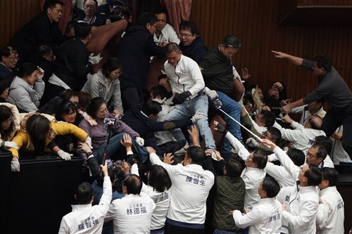 Sepuluh legislator Taiwan dituntut karena terlibat perkelahian di Parlemen