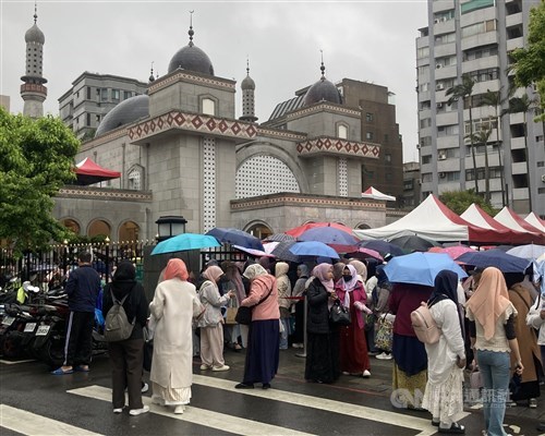 Kepala: PMI yang dilarang puasa bisa hubungi KDEI