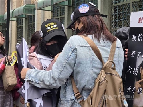 Pekerja sosial dijatuhi hukuman 2 tahun dalam kasus penganiayaan bayi 'Kai Kai'