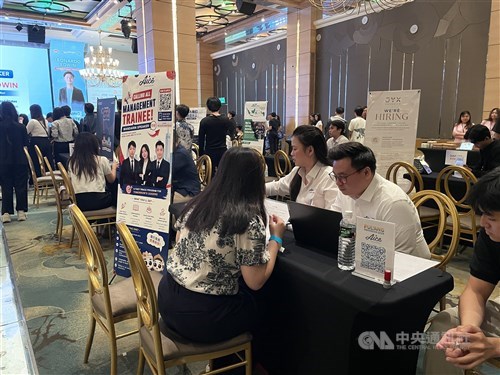 Ratusan diaspora Indonesia di Taiwan hadiri bursa kerja untuk peluang karier di tanah air