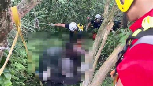 Sembilan wisatawan Indonesia dievakuasi pasca terjebak di pantai Yilan