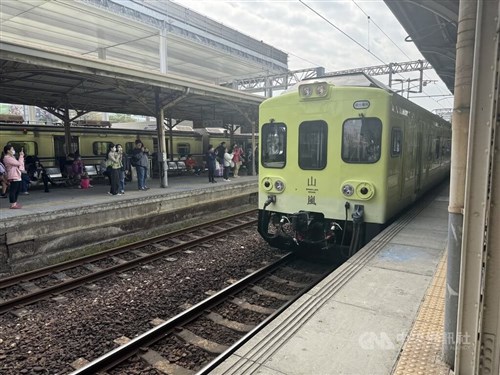 Beberapa kereta Taiwan Railway dihentikan seiring Taifun Bavi mendekat