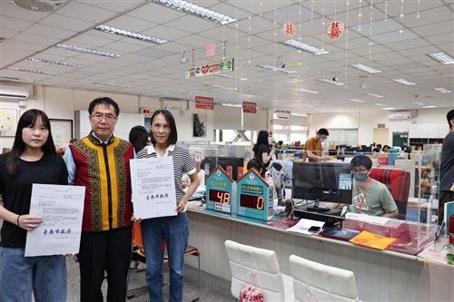 Ibu dan anak perempuan jadi orang Siraya pertama yang terdaftar secara resmi