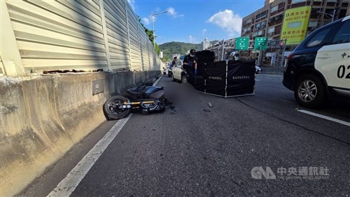 Pengendara motor tewas tertabrak truk pengangkut kerikil di Jembatan Dazhi, Taipei