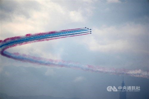 Militer gelar latihan penuh untuk parade udara Hari Nasional di Taipei