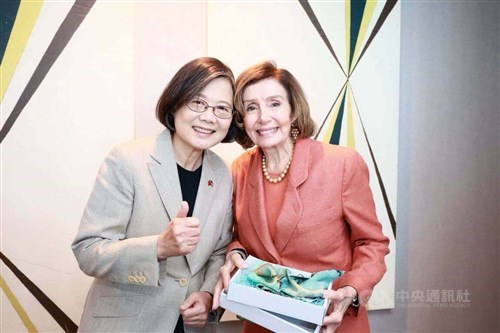 Mantan Presiden Tsai kembali bertemu Pelosi dalam kunjungan AS