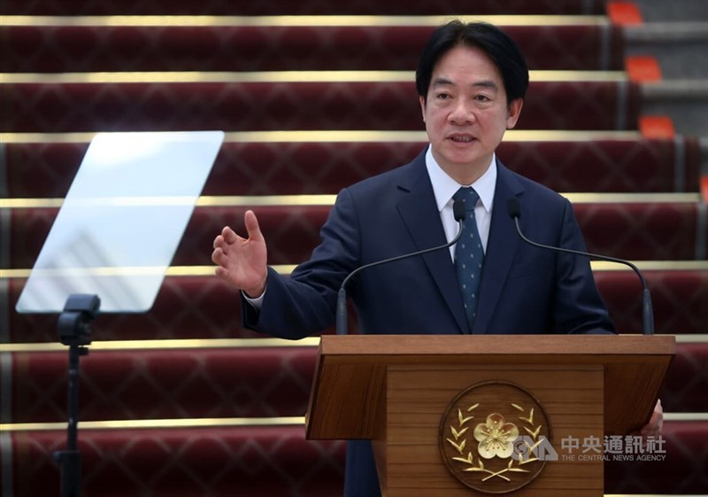 Presiden Lai Ching-te menjelaskan keputusannya untuk meminta putusan Mahkamah Konstitusi tentang amandemen hukum yang disahkan oleh Yuan Legislatif tentang kekuasaan anggota Parlemen di Taipei pada 24 Juni 2024. (Sumber Foto : CNA)