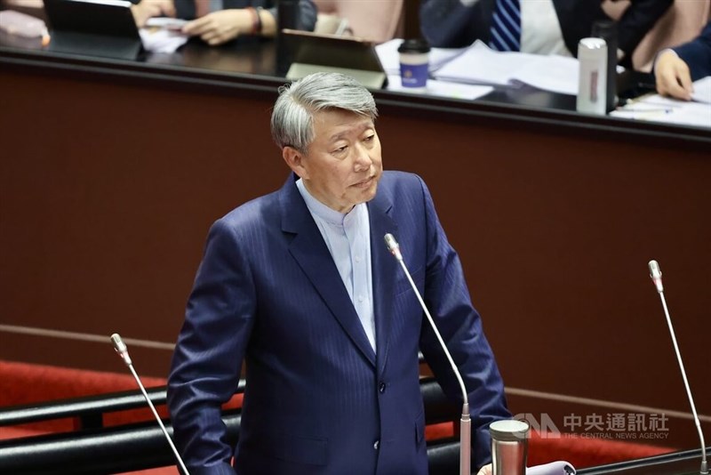 Pada 2 Juli, Menteri Ekonomi J.W. Kuo menegaskan di hadapan Yuan Legislatif bahwa pemerintah mungkin akan mendatangkan pekerja migran untuk meningkatkan keandalan listrik untuk kebutuhan masyarakat. (Sumber Foto : CNA Taipei, 2 Juli 2024)