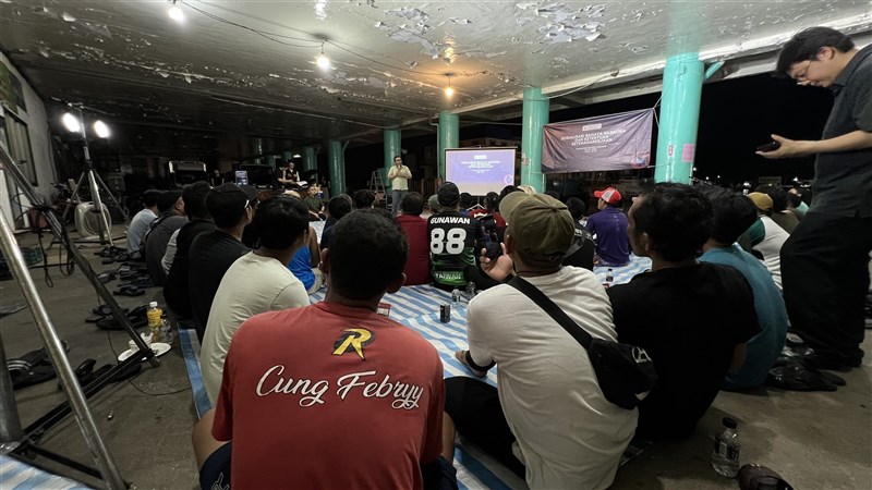 Wakil Kepala KDEI Taipei, Zulmartinof mengimbau kepada PMI untuk tidak main-main dengan masalah naroba. (Sumber Foto : CNA, 19 Juli 2024)