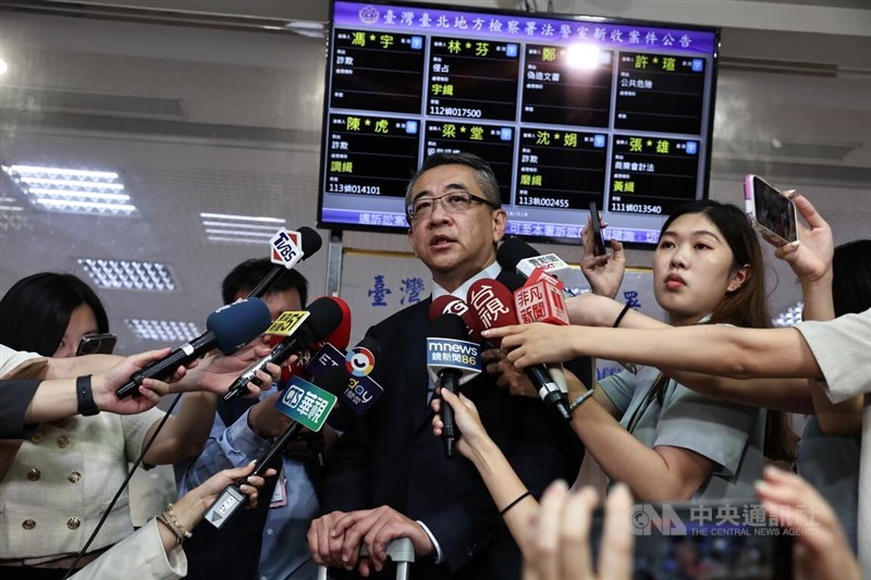 Pengacara Ko, Cheng Shen-yuan berbicara dengan wartawan pada hari Sabtu. (Sumber Foto : CNA, 31 Agustus 2024)