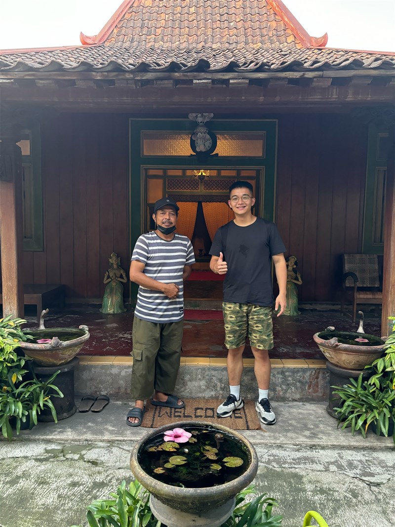 Huang Yi-ting (kanan) saat pergi ke Indonesia. (Sumber Foto : Huang Yi-ting)