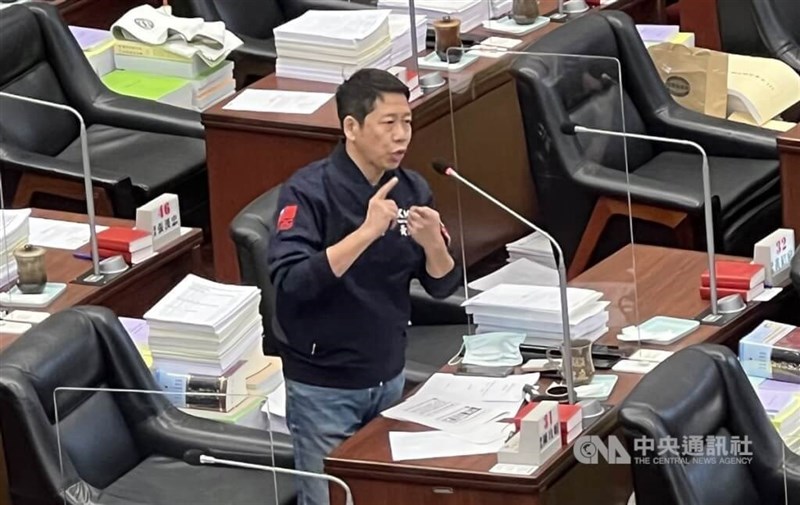 Anggota Dewan Kota Kaohsiung, Huang Shao-ting, dalam sebuah pertemuan Dewan. (Sumber Foto : Dokumentasi CNA)