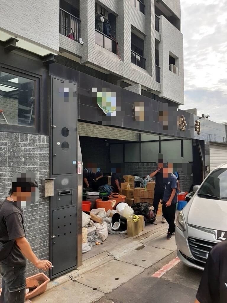 Petugas imigrasi hari Jumat menguak imigran baru yang menjadi agensi bagi dua pekerja migran hilang kontak. (Sumber Foto : Brigade Kabupaten Hsinchu Direktorat Jenderal Imigrasi, 27 September 2024)