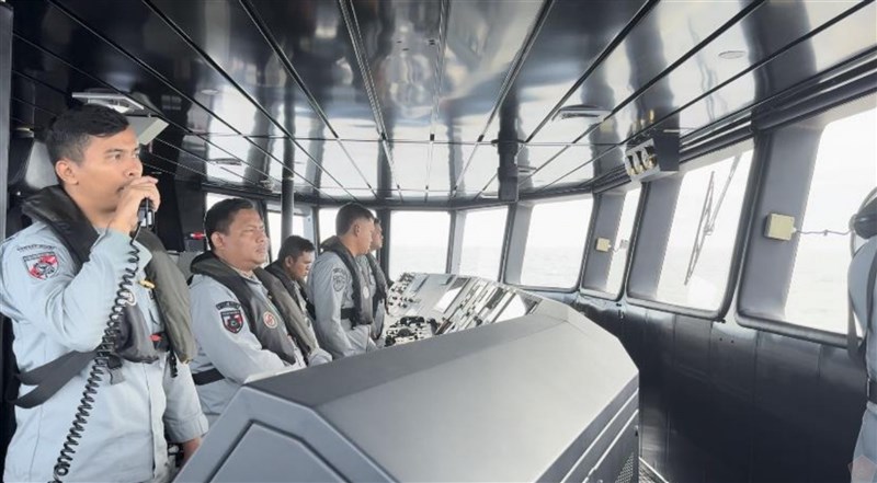 Bakamla RI mengusir kapal penjaga pantai Tiongkok dari perairan Natuna Utara pada Kamis. (Sumber Foto : Bakamla RI)