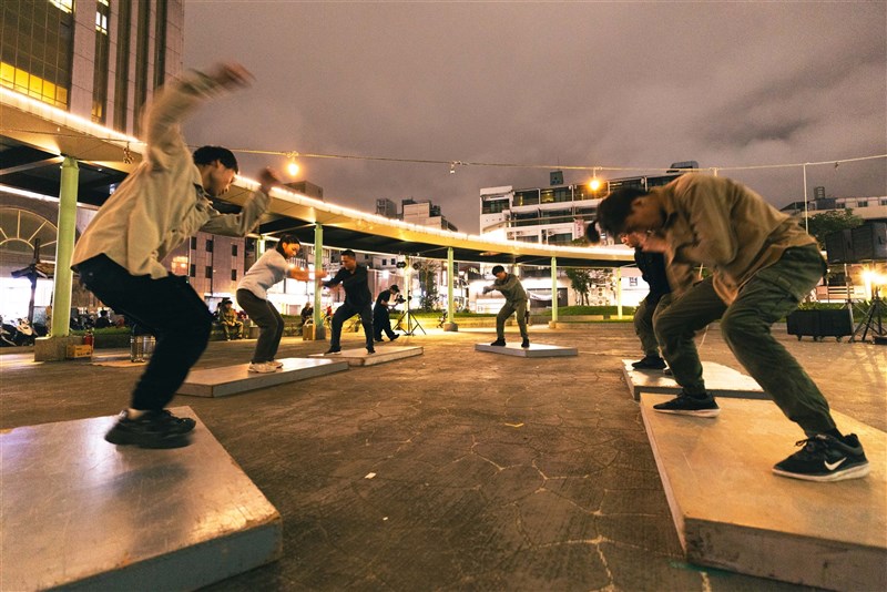 Penampilan “Song of Migration” di Taman Zhongyang, Zhongli, Minggu, 17 November 2024 (Sumber Foto : Ken Wang)