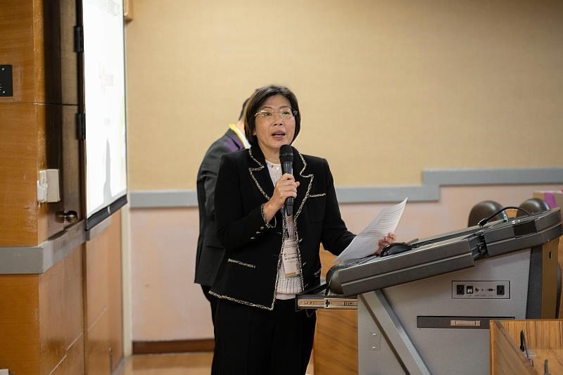 Direktur Jenderal Daur Ulang Sumber Daya Taiwan, Lai Ying-ying, memberikan sambutan pada acara pembukaan lokakarya manajemen pengolahan sampah NTUST. (Sumber Foto : NTUST, 28 November 2024)