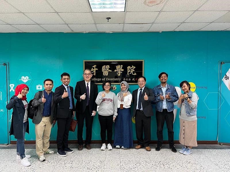 Perwakilan China Medical University dan Universitas Hasanuddin berfoto bersama. (Sumber Foto : China Medical University, 27 November 2024)