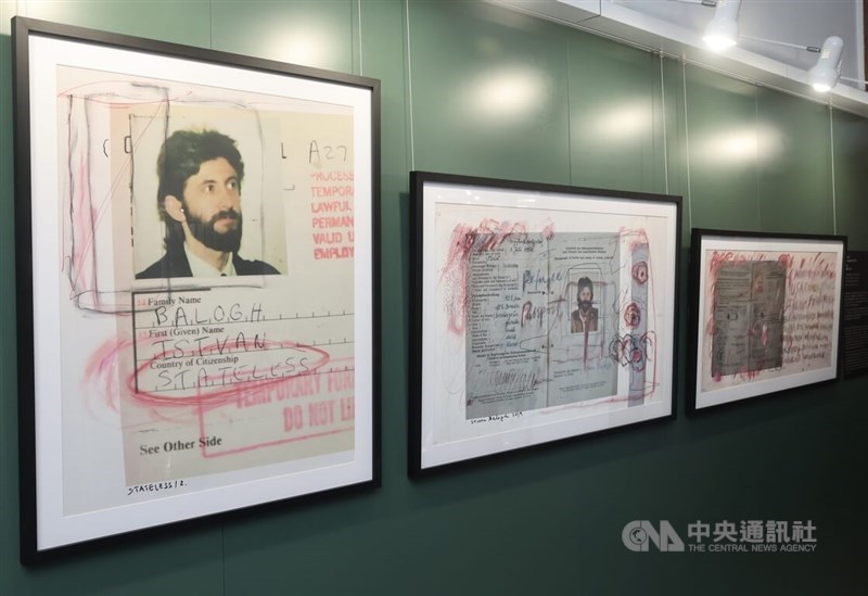 Karya-karya terpilih dari seniman Hungaria-Amerika, Steven Balogh, dipresentasikan dalam gambar ini yang diambil pada hari Sabtu di Taipei. (Sumber Foto : CNA, 7 Des. 2024)