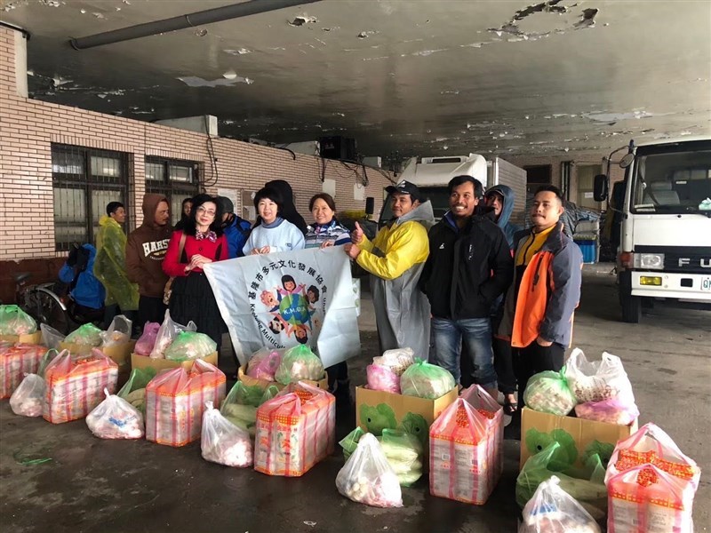 Yatun menghubungi Keelung City Multicultural Development Association untuk membantu para ABK. (Sumber Foto : Sumaryatun)