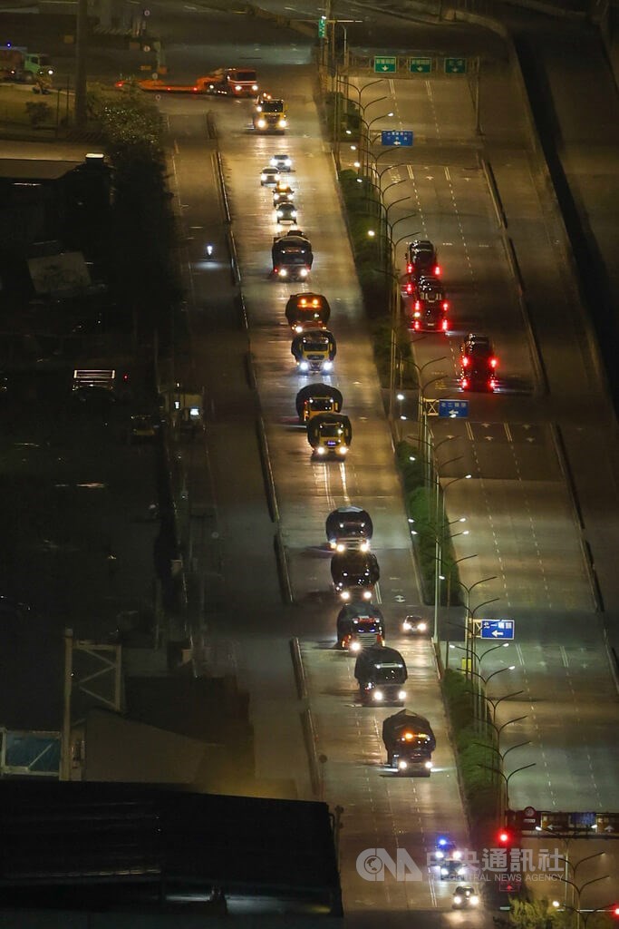 Konvoi M1A2T. (Sumber Foto : CNA, 16 Desember 2024)