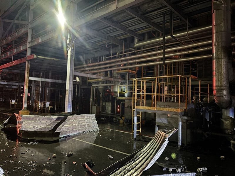 Sebuah kebakaran terjadi di pabrik serat kimia di Kelurahan Xinpu, Kabupaten Hsinchu pada Kamis dini hari. (Sumber Foto : Biro Pemadam Kebakaran Pemerintah Kabupaten Hsinchu, 6 Februari 2025)