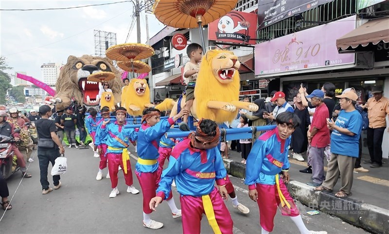 Pesta Rakyat Cap Go Meh Bogor Street Festival 2025 hari Rabu. (Sumber Foto : CNA, 12 Februari 2025)