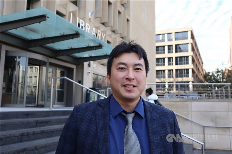 Jeffrey Kuo, dosen ekonomi di George Washington University. (Sumber Foto : CNA, 14 Februari 2025)