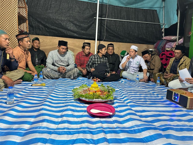 Diskusi KDEI Taipei bersama para ABK di Pelabuhan Wushi, Kabupaten Yilan. (Sumber Foto : KDEI Taipei)