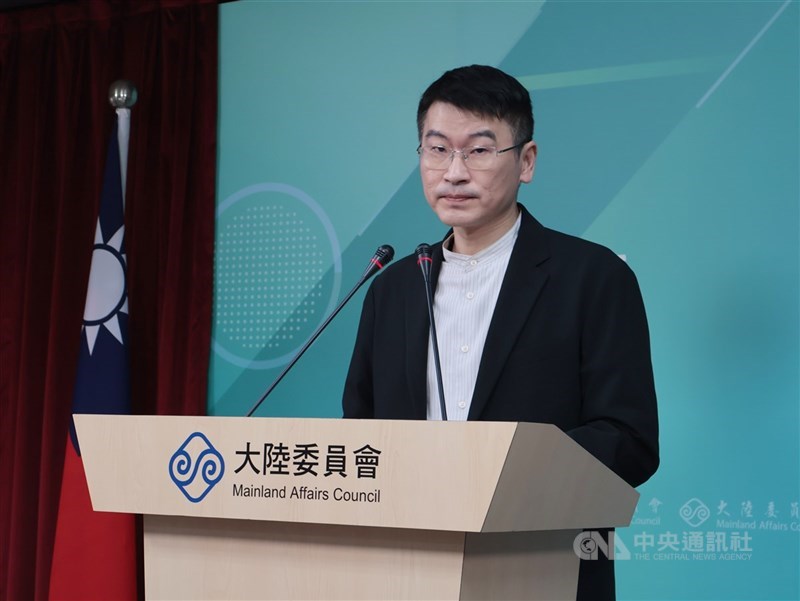 Liang Wen-chieh, wakil kepala dan juru bicara MAC, dalam konferensi pers hari Kamis. (Sumber Foto : CNA, 27 Februari 2025)
