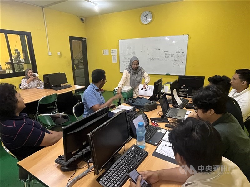 Pelajar Indonesia berkumpul di Formosa Teknologi Sentral, Tangerang. (Sumber Foto : CNA, 7 Maret 2025)