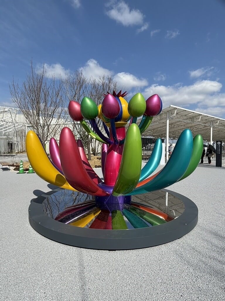 Patung "Flower of Hope" karya seniman Taiwan Jun T. Lai berdiri tegak di Expo 2025 Osaka. (Sumber Foto : Jun Lai Art Foundation)