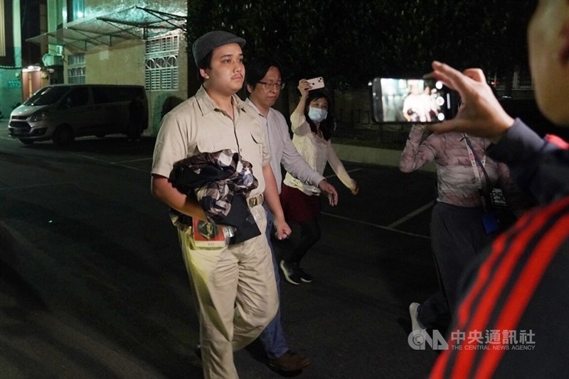 Sung Chien-liang (kiri). (Sumber Foto : CNA, 16 April 2025)