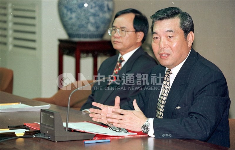 Menteri Ekonomi Wang Chih-kang berbicara dalam sebuah konferensi pers pada 14 Mei 1998. (Sumber Foto : Dokumentasi CNA)