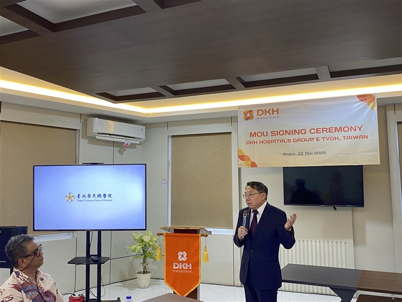 Delegasi TVGH bertemu DKH Hospitals Group di Bogor, Jawa Barat, Kamis. (Sumber Foto: Taipei Veterans General Hospital)