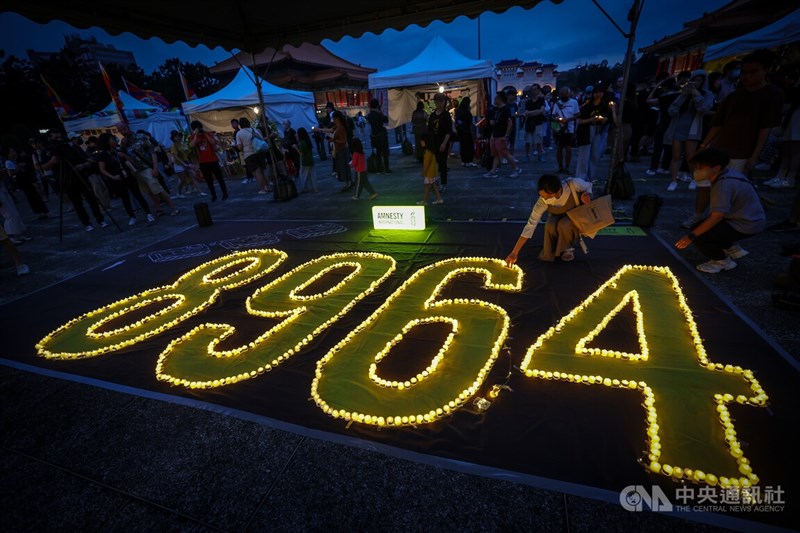 Taiwan mengadakan peringatan tahunan pada 4 Juni untuk menghormati para mahasiswa dan warga sipil yang tewas selama gerakan pro-demokrasi Tiananmen Square tahun 1989 di Beijing. (Sumber Foto : CNA)