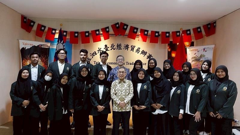TETO Surabaya hari Kamis menyambut kunjungan delegasi FPCI UINSA. (Sumber Foto : TETO Surabaya)
