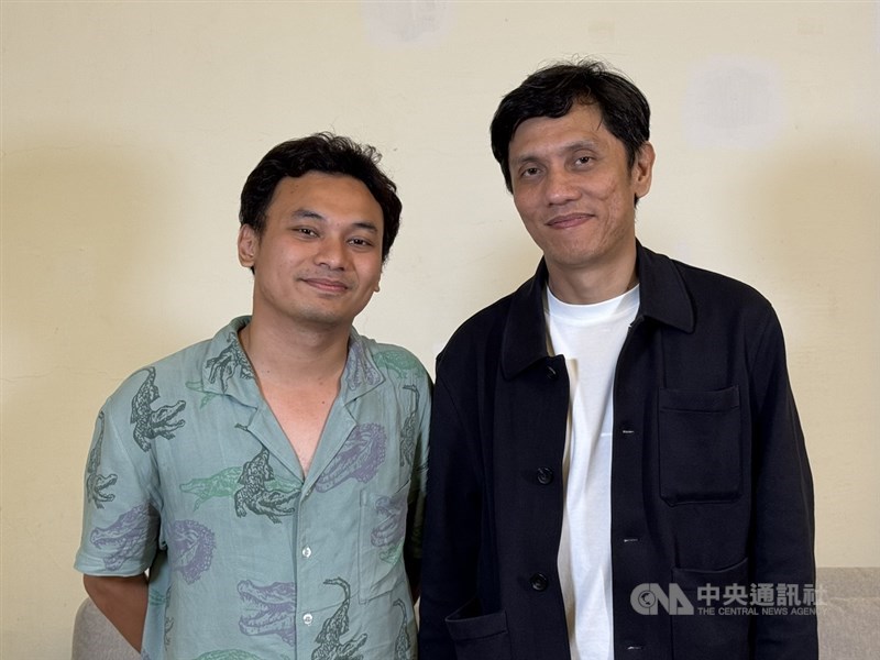 Sutradara Tumpal Tampubolon (kanan) dan aktor Yusuf Mahardika. (Sumber Foto : CNA, 21 Juni 2025)