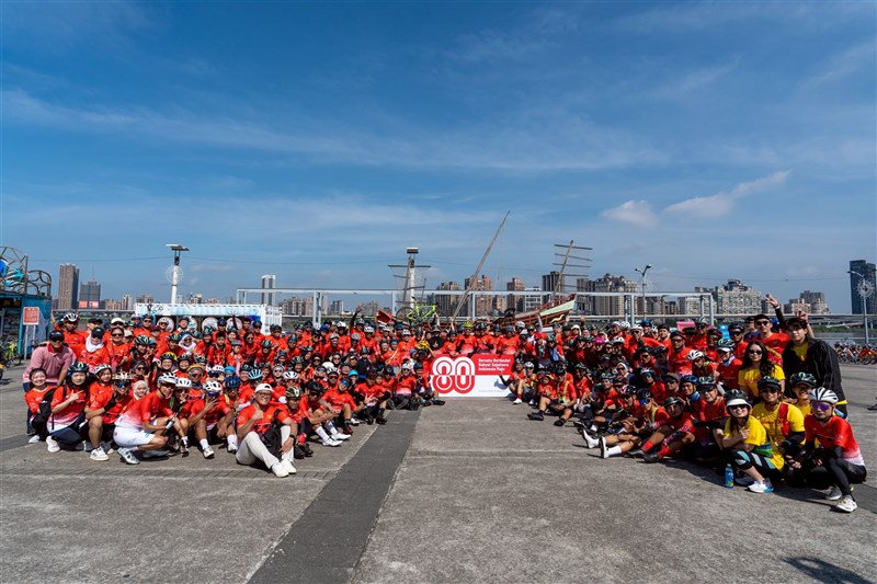 Ratusan WNI di Taiwan meramaikan Fun Ride 17-an KDEI Taipei pada Sabtu. (Sumber Foto : KDEI Taipei, 11 Agustus 2025)