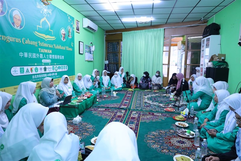Dalam satu hari, PCINU ranting Taipei mengadakan 2 acara sekaligus, yaitu sosialisasi ketenagakerjaan dan seminar kesehatan. (Sumber Foto : PCINU ranting Taipei)