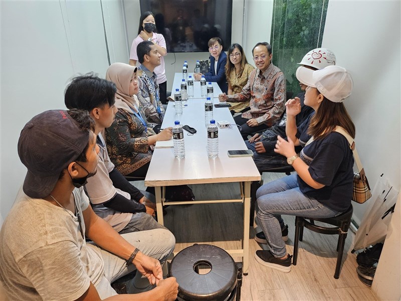 Majikan menyampaikan bahwa ia sangat mengapresiasi Pekerja Migran Indonesia karena bertanggung jawab, mempunyai dedikasi dan keahlian yang tinggi, dan fasih berbahasa Mandarin. (Sumber Foto : KDEI)