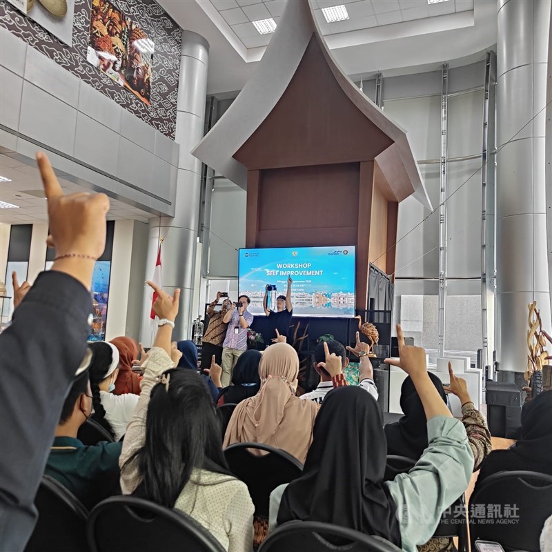 Workshop self improvement atau pengembangan diri bagi pekerja migran Indonesia (PMI) diikuti sebanyak 60 orang pada Minggu (28/9) dimulai pukul 10.00 pagi hingga 4 sore. (Sumber Foto : CNA)