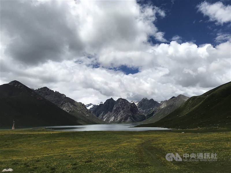 Pegunungan di Provinsi Qinghai, Tiongkok. (Sumber Foto : Dokumentasi CNA)