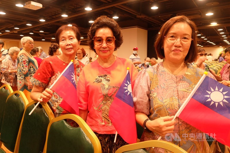 Komunitas Tionghoa perantau Indonesia dalam acara ulang tahun ke-73 Tionghoa Perantau di Taipei, 12 Oktober 2025. (Sumber foto: CNA)