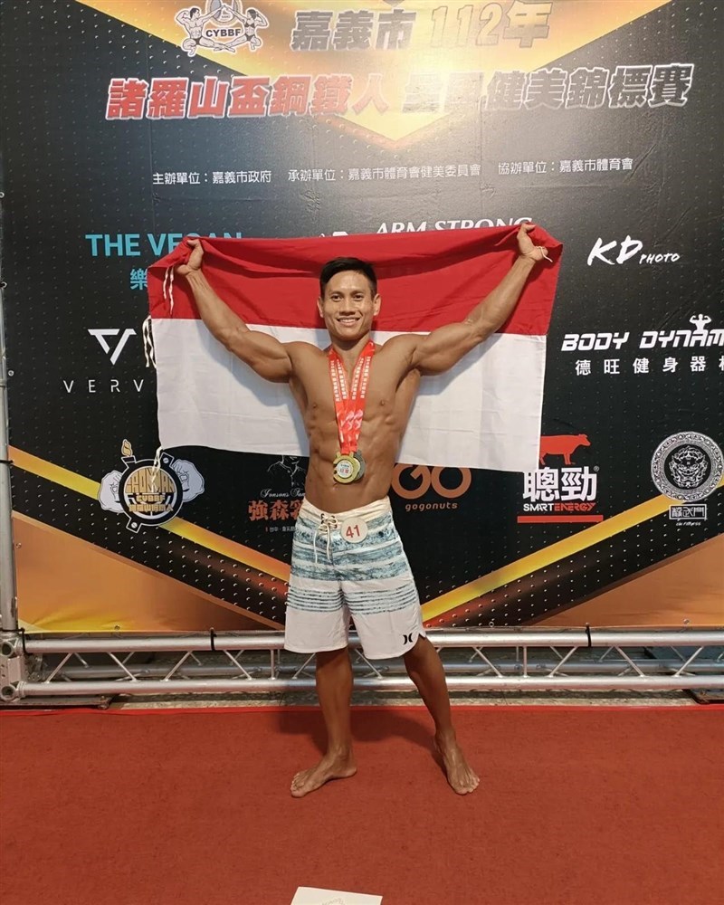 Sarita, PMI asal Indramayu ini berhasil menyabet 15 penghargaan binaragawan dalam 1 tahun. (Sumber Foto : Dokumen Pribadi Sarita).