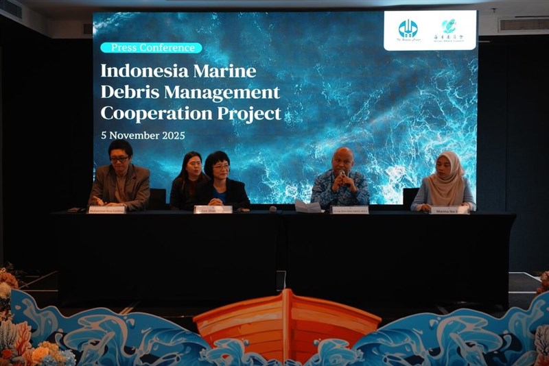 Peluncuran proyek kerja sama pengelolaan sampah laut Indonesia pada 5 November 2025. (Sumber Foto : OAC)