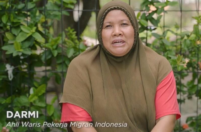 Darmi, ahli waris dari ABK penerima santunan kematian. (Sumber Foto : Tangkapan layar dari video BPJS Ketenagakerjaan).