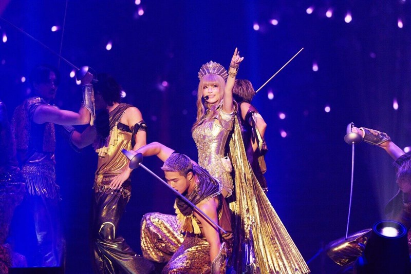 Bintang pop Jepang Ayumi Hamasaki dalam konsernya di Taipei pada Agustus tahun ini. (Sumber Foto : DABU Integrated Marketing Communications)